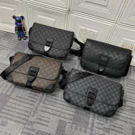 Picture of LV Mens Bags _SKUfw126597872fw